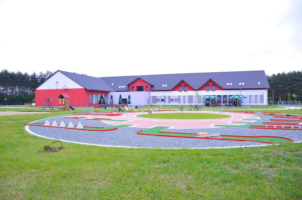 Oswald Arena Hotel Jemielnica Екстериор снимка