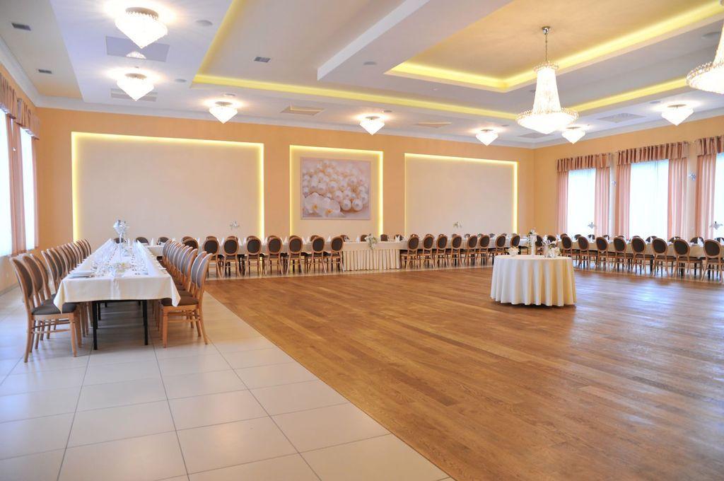 Oswald Arena Hotel Jemielnica Екстериор снимка